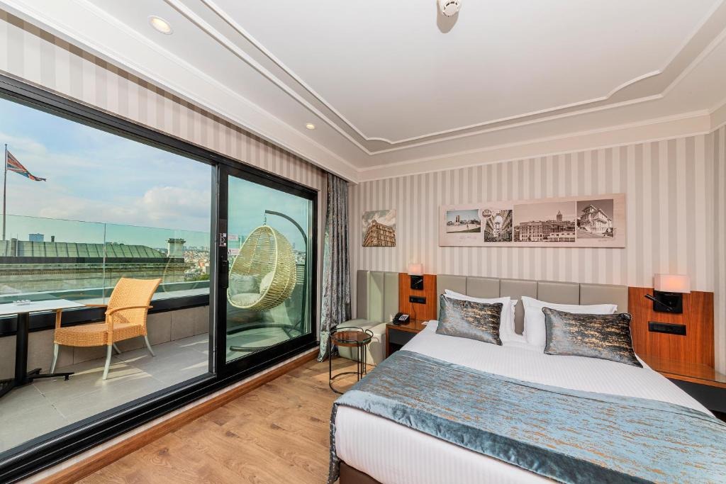 هتل موکارناس پرا